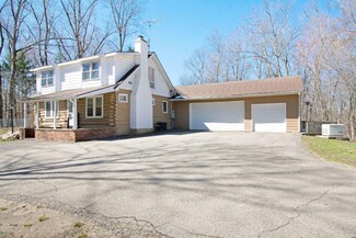 13051 E Fg Ave, Augusta, MI 49012