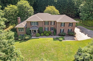 104 Belvedere Dr, Morganton, NC 28655