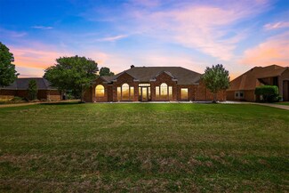920 Valley View Ave, Red Oak, TX 75154
