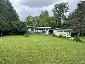 11310 Stage Rd, Akron, NY 14001