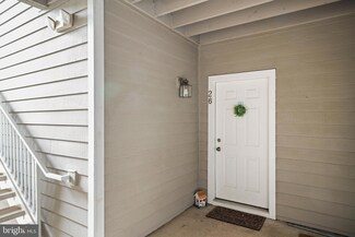 1708 Lake Shore Crest Dr Unit 26, Reston, VA 20190