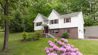 33 Rocky Top Ln, Morgantown, WV 26508