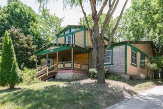 6522 Washington Ave, Windsor Heights, IA 50324