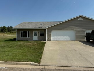101 Hazel Miner Ave S, Center, ND 58530