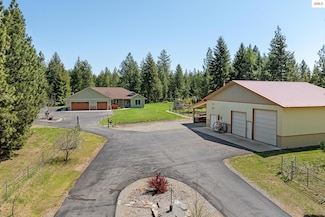 611 Cardinal Ln, Spirit Lake, ID 83869