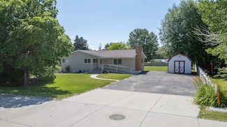 176 3rd St E, Cowley, WY 82420