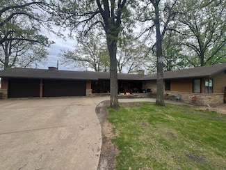 930 Woodland Cir, Long Prairie, MN 56347
