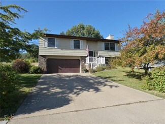 2312 W Larson St, Knoxville, IA 50138