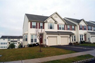 227 S Savanna Dr, Pottstown, PA 19465