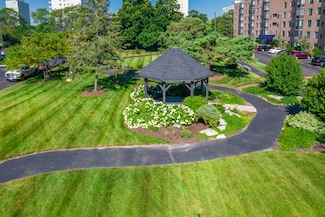 637 E Woodland Park Ave Unit 506, Chicago, IL 60616