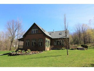 785 Economou Rd, Huntington, VT 05462
