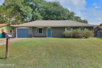 5707 Eastwood Dr, Moss Point, MS 39563