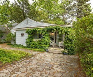 7 Mill Pond Ln, Hampton, NH 03842