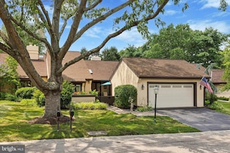 11 Bugle Ln, Blue Bell, PA 19422