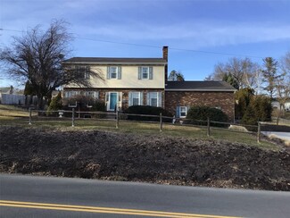 3719 Country Club Rd, Endicott, NY 13760
