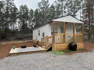 94 Marigold Ave, Defuniak Springs, FL 32433