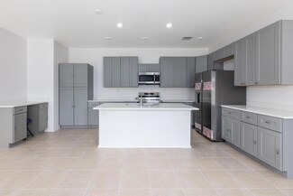 129 SE Via Visconti, Port St. Lucie, FL 34952