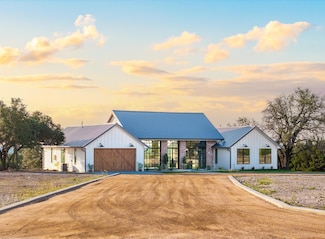 128 Private Road 142, Lampasas, TX 76550
