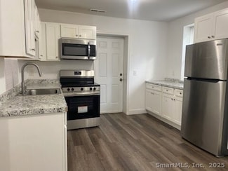 22 Brewster St Unit D, Waterbury, CT 06704