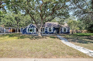 412 Hassett Ave, River Oaks, TX 76114