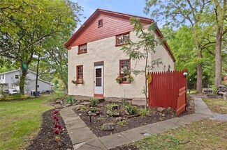 992 Whalen Rd, Penfield, NY 14526