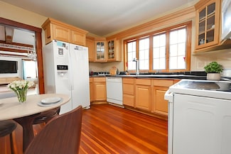 8 Verndale Rd Unit 2, Milton, MA 02186