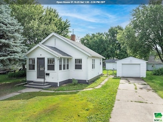 1107 6th St, Onawa, IA 51040