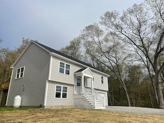 181 Fishtown Rd, Groton, CT 06355