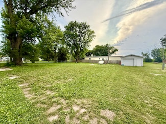 205 Gleason Ave, Pacific Junction, IA 51561