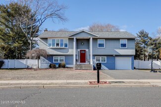 1081 Aspen Dr, Toms River, NJ 08753