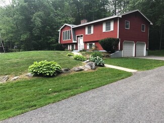9 Estes Dr, Freeport, ME 04032