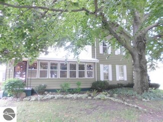 221 S Main St, Ithaca, MI 48847