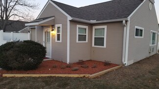 1147 James St, Chicopee, MA 01022