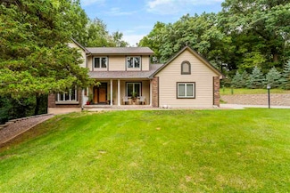 6 High Point Ct NE, Iowa City, IA 52240