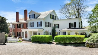 18 Union St, Manchester, MA 01944