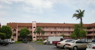 9401 Sunrise Lakes Blvd Unit 111, Sunrise, FL 33322
