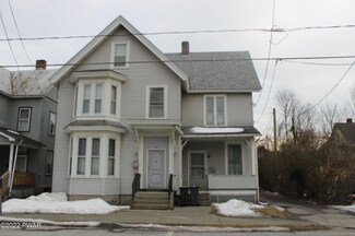 310 11th St, Honesdale, PA 18431