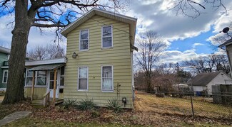 627 Oakhill Ave, Jackson, MI 49201