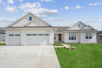 4419 Granite Ridge Rd, Cedar Falls, IA 50613