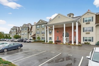 7308 Richmond Rd Unit 308, West Milford, NJ 07480