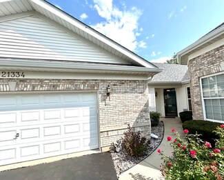 21334 Mays Lake Dr, Crest Hill, IL 60403