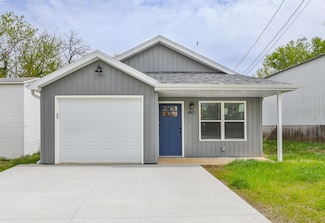 410 S Clark Ave, Bolivar, MO 65613