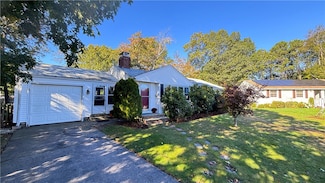 79 Fir Glade Dr, Warwick, RI 02886