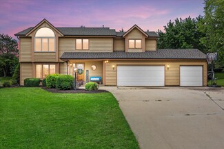 13785 W Maria Dr, New Berlin, WI 53151