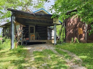 106 Log Home Ln, Moss, TN 38575