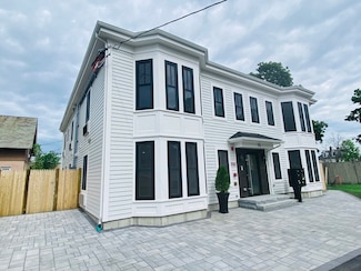 15 Yuill Cir, Boston, MA 02136