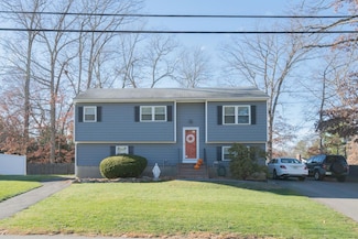 24 Meisner Rd, Salem, NH 03079
