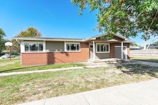 2735 S Seneca St, Wichita, KS 67217