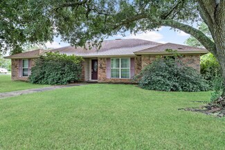 234 Meneley Rd, Winnie, TX 77665
