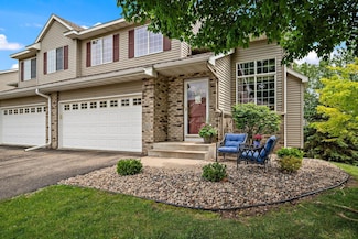 13476 Settlers Ridge Ln, Burnsville, MN 55337